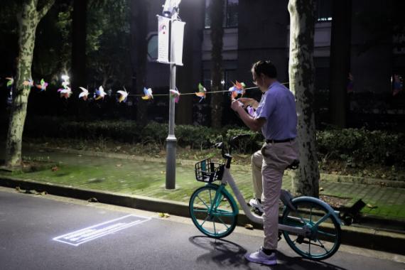 网易云音乐打造“追光的人”开学季乐评路灯 照亮新生入学路